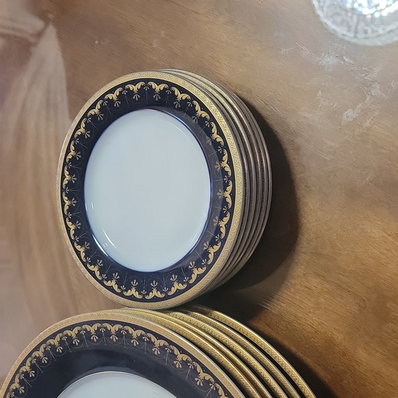 12 pc-Royal Sheffield Porcelain-Black Marble Rim With Gold Band plates - Picture 6 of 10